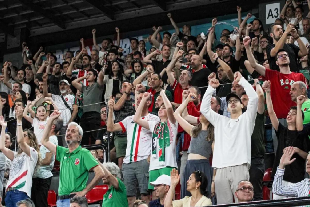Karşıyaka Süper Lig’de Kaldı