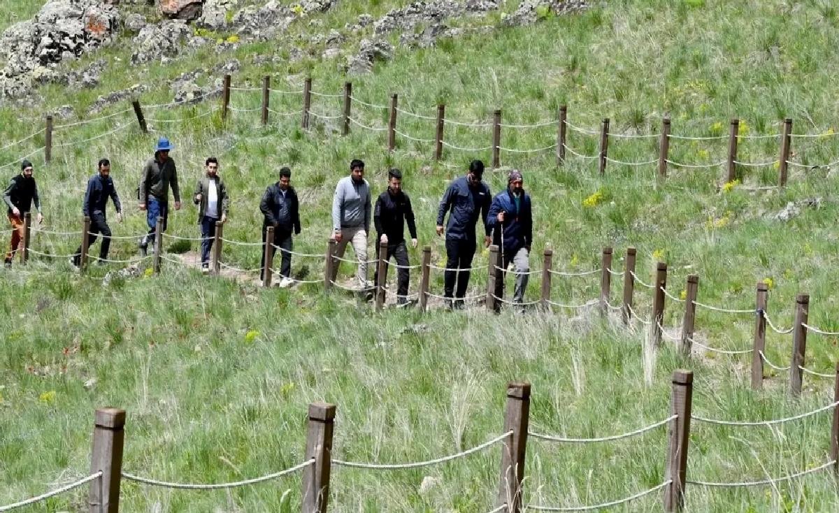 Kars’ta 19 Mayıs dolayısıyla doğa yürüyüşü ve kaya tırmanışı gerçekleştirildi