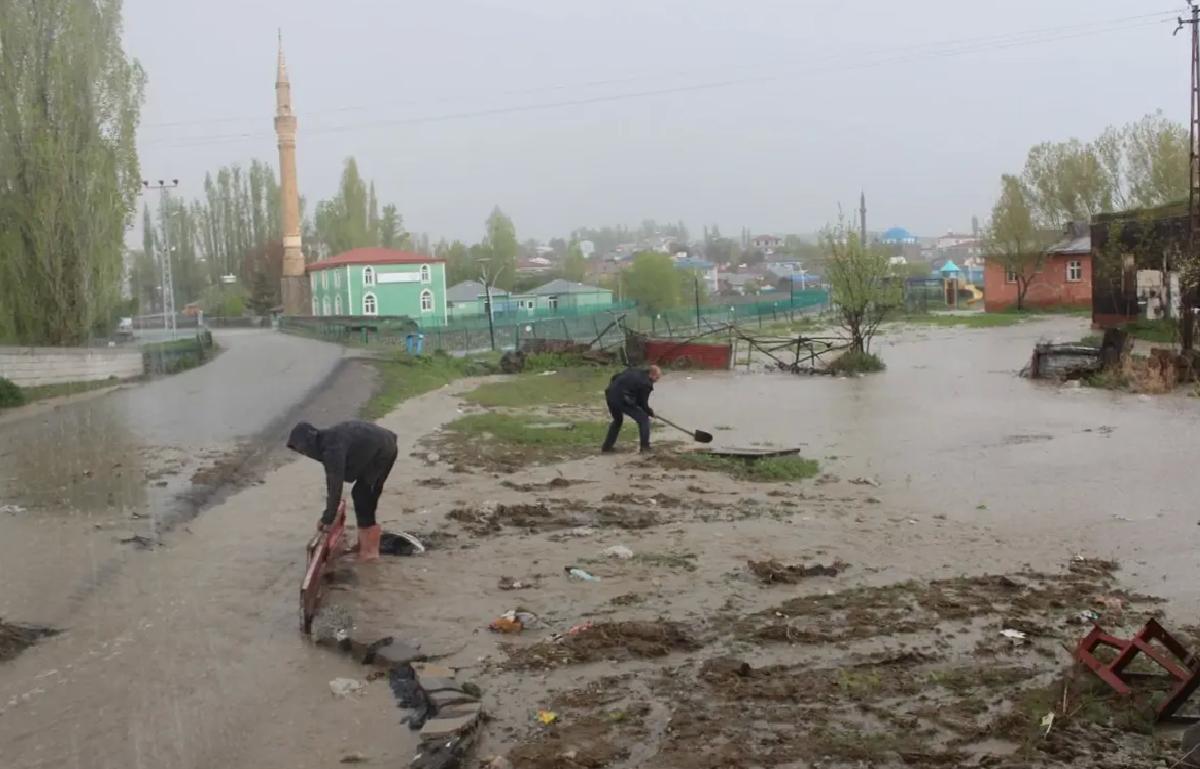 Kars’ta Sağanak ve Dolu Felaketi