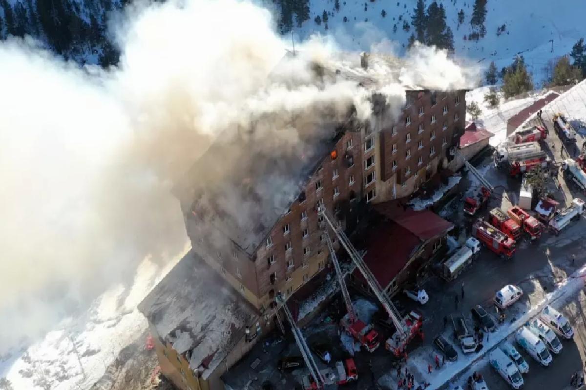 Kartalkaya otel yangınıyla ilgili 13 kişiye 1998’er yıl, 19 kişiye 22 yıl 6 aya kadar hapis istemiyle dava açıldı.