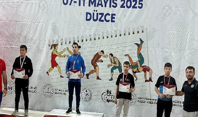 Kartepeli Güreşçi Türkiye Şampiyonu Oldu