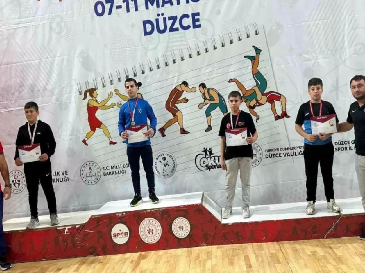 Kartepe’nin Gururu: Erdem Topçu Türkiye Şampiyonu
