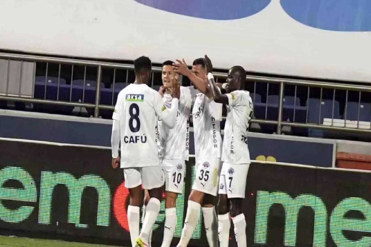Kasımpaşa, Trabzonspor’u 1-0 Önde Bitirdi