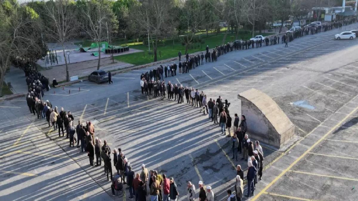 Kayseri’de Fideler İçin Uzun Kuyruklar