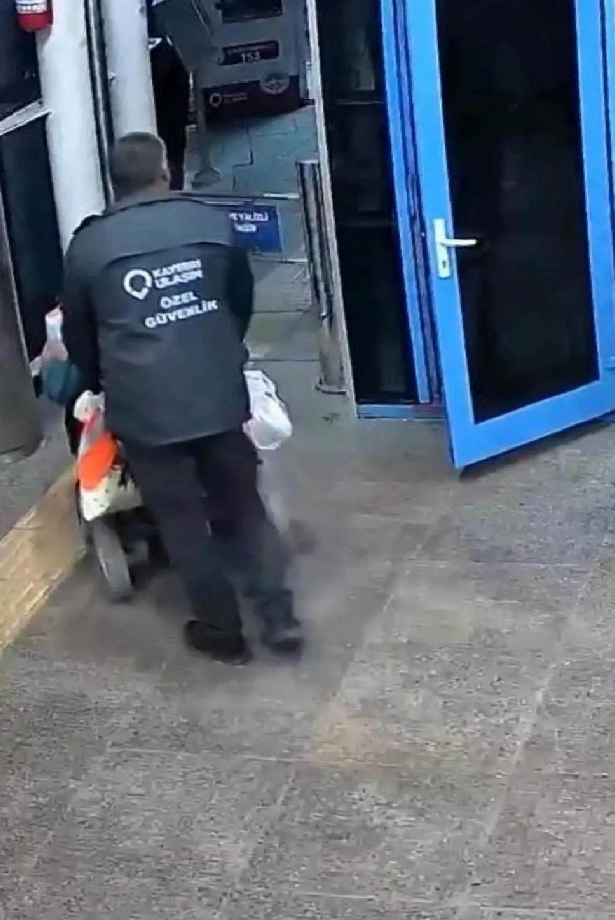 Kayseri’de Ulaşım A.Ş. Ekipleri Engelli Vatandaşa Yardım Eli Uzattı