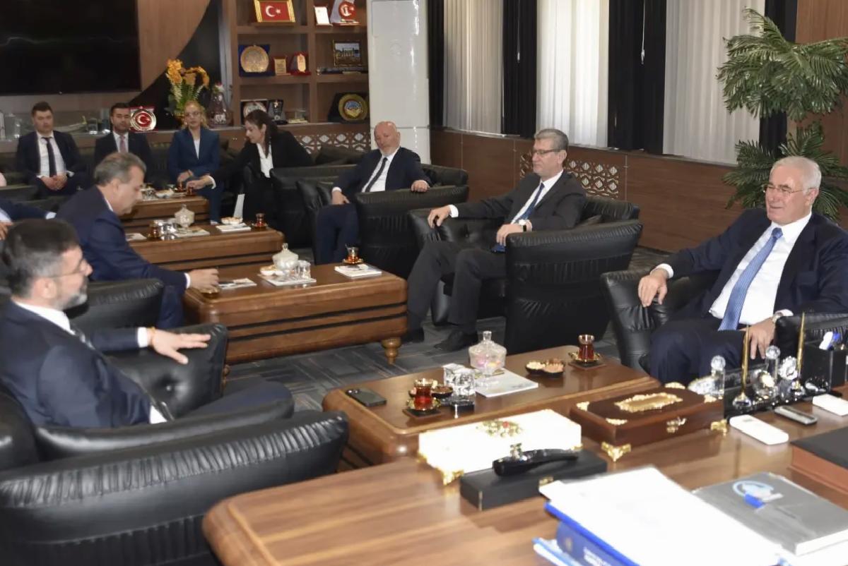 KDK, Halkın Avukatlığını Yapıyor