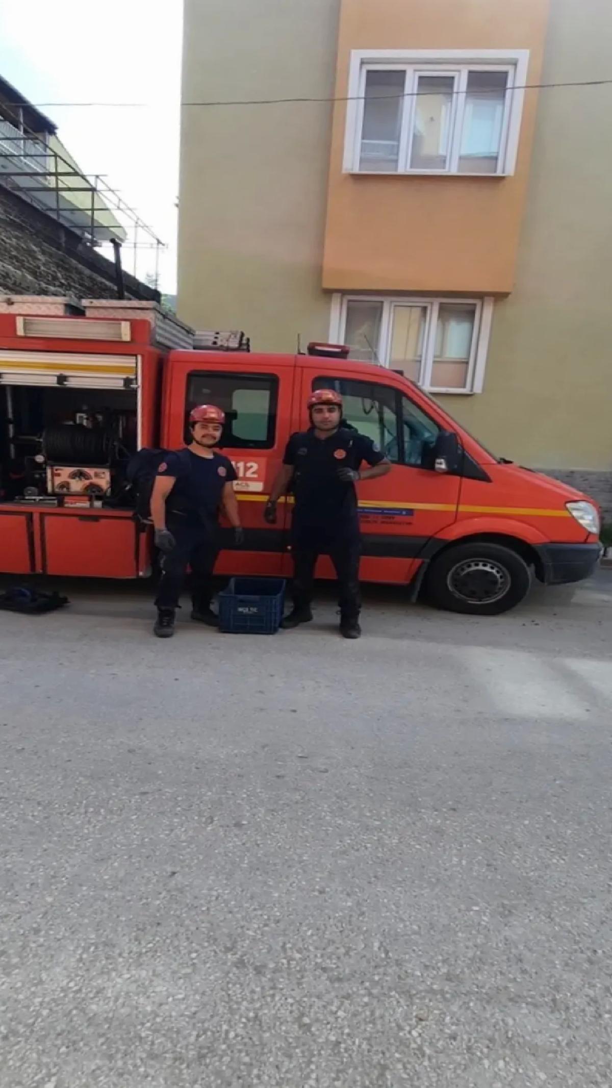 Kedi Yavruları İtfaiye ile Kurtarıldı