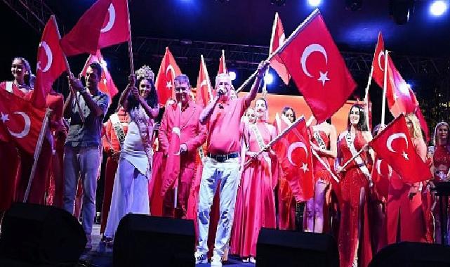 Kemer’de 19 Mayıs coşkusu İkilem Kemer’de konser verdi