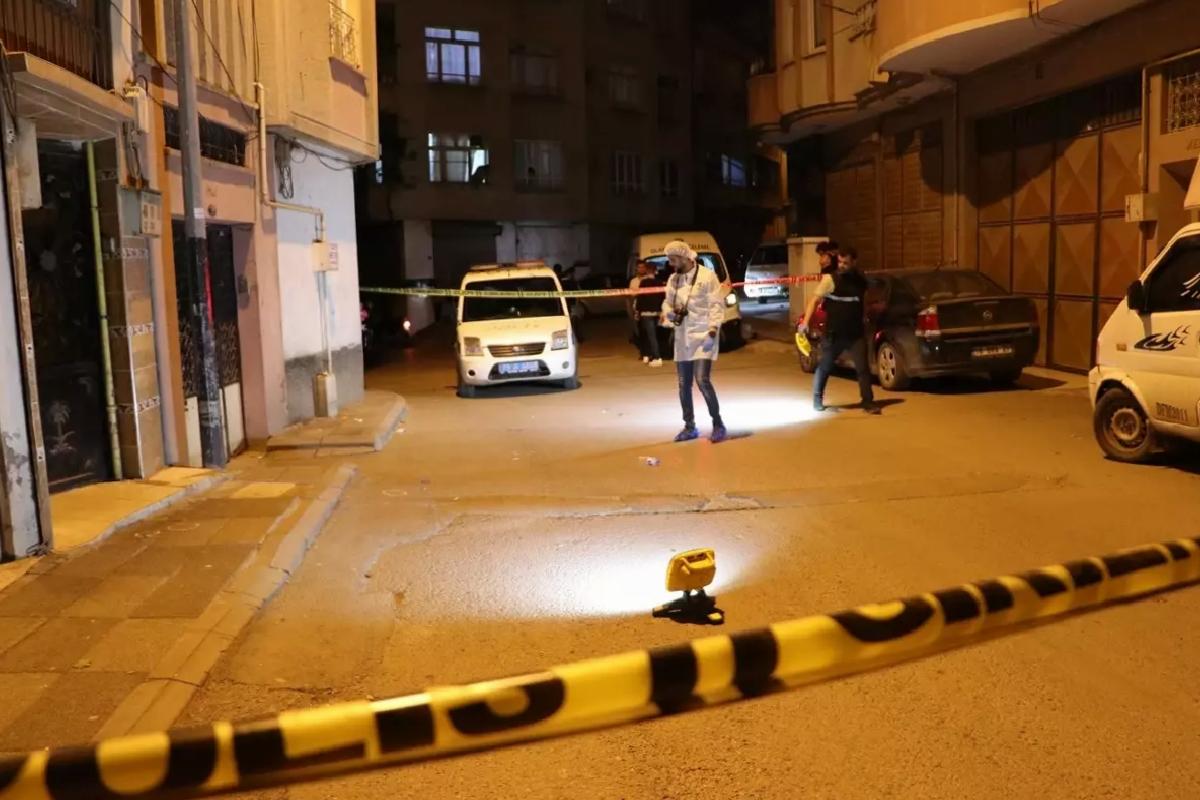 Kilis’te Araç Park Yeri Kavgası: Baba ve Oğlu Yaralandı