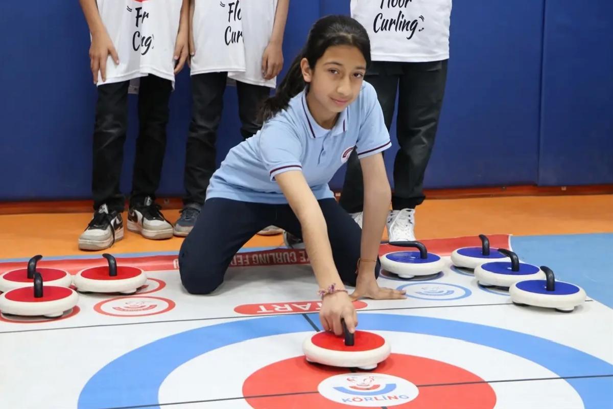 Kilis’te Kız Floor Curling Takımı Şampiyonluk Peşinde
