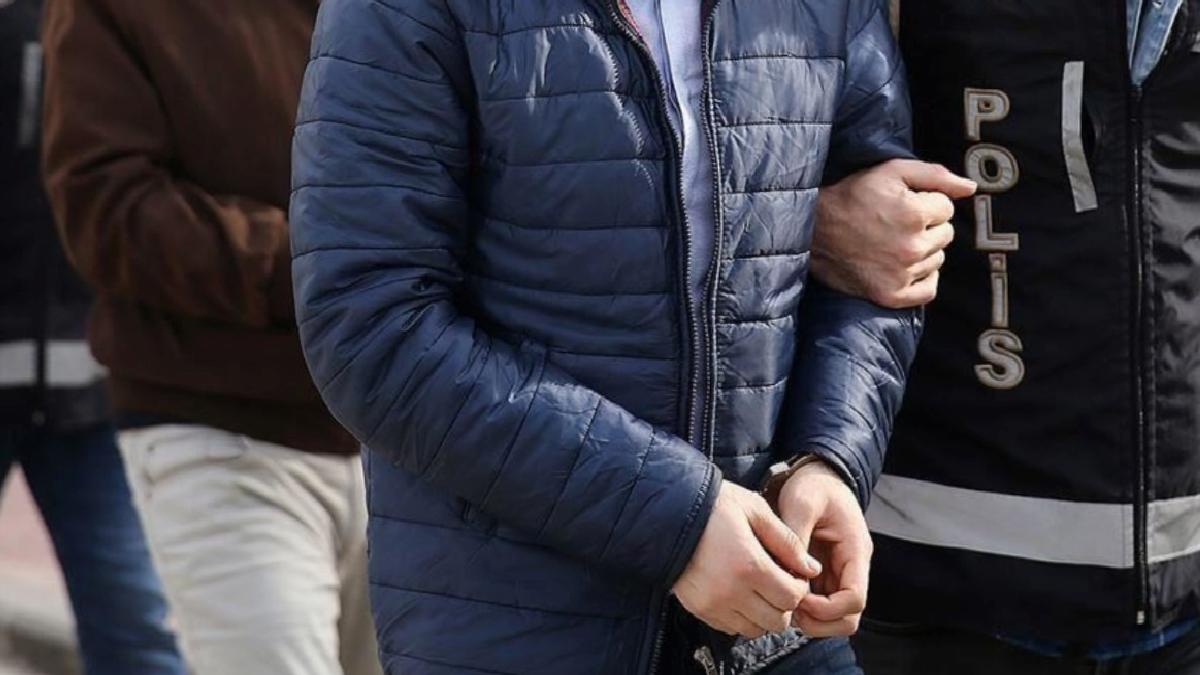 Kırmızı bültenle aranan 2 suçlu daha Türkiye’ye getirildi