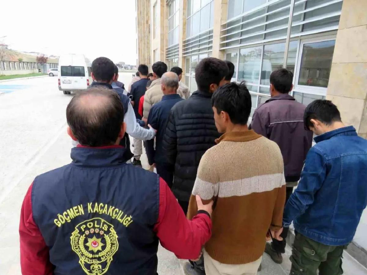 Kırşehir’de 18 Düzensiz Göçmen Yakalandı