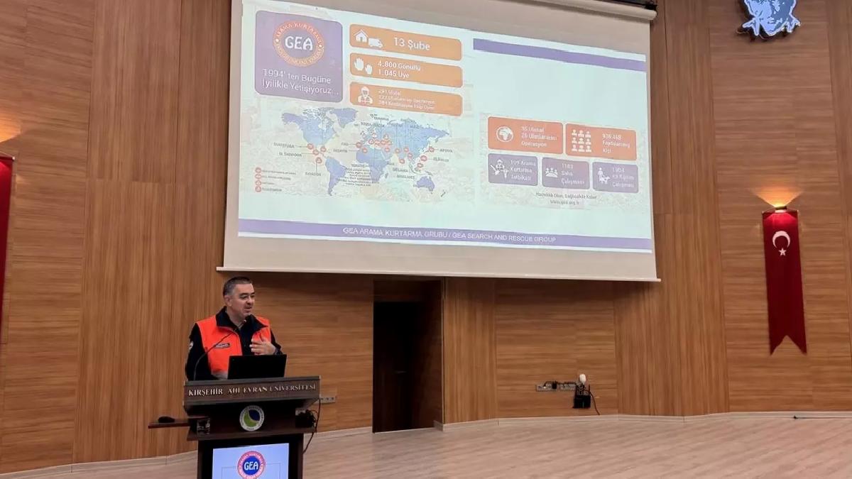 Kırşehir’de Deprem Konferansı Düzenlendi