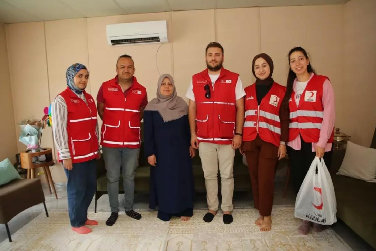 Kızılay’dan Anneler Günü Ziyareti