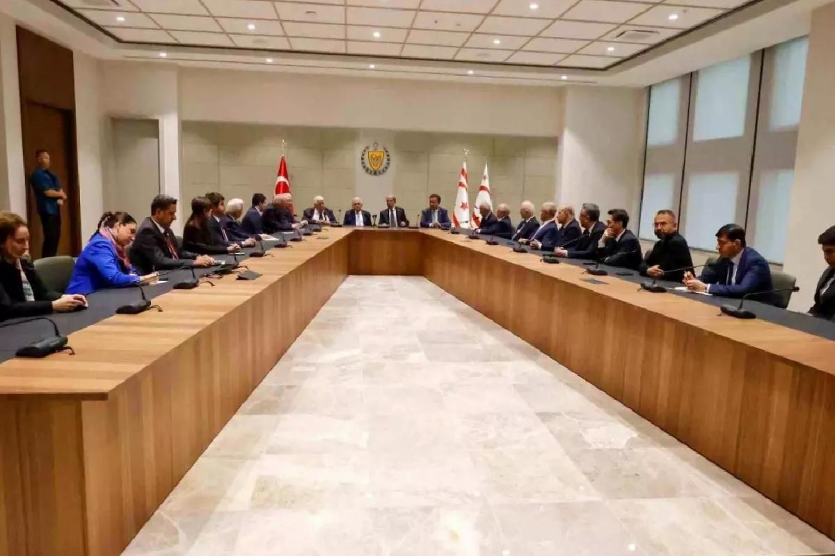 KKTC Cumhurbaşkanı Tatar, TDT Aksakallar Konseyi Başkanı Yıldırım ile görüştü