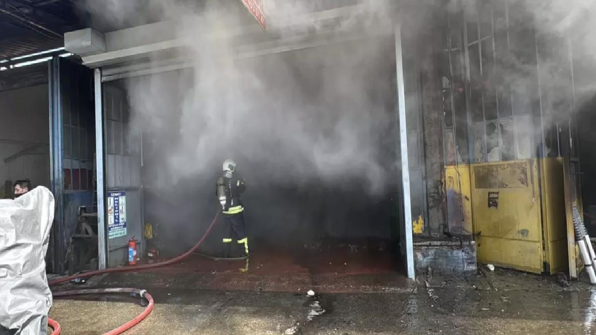 Kocaeli’de Oto Kilit Dükkanı Yangını
