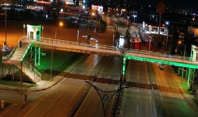 Kocaeli’nde üst geçitler yeşile büründü
