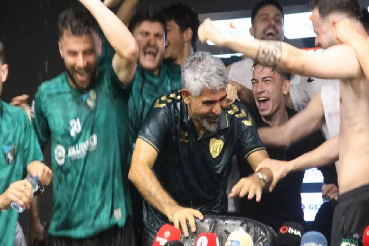 Kocaelispor Şampiyonluğunu Kutladı