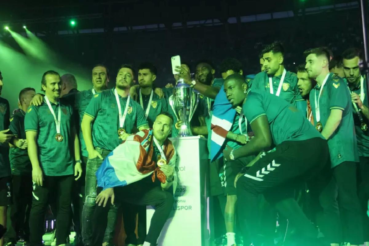 Kocaelispor Süper Lig’e Yükseldi