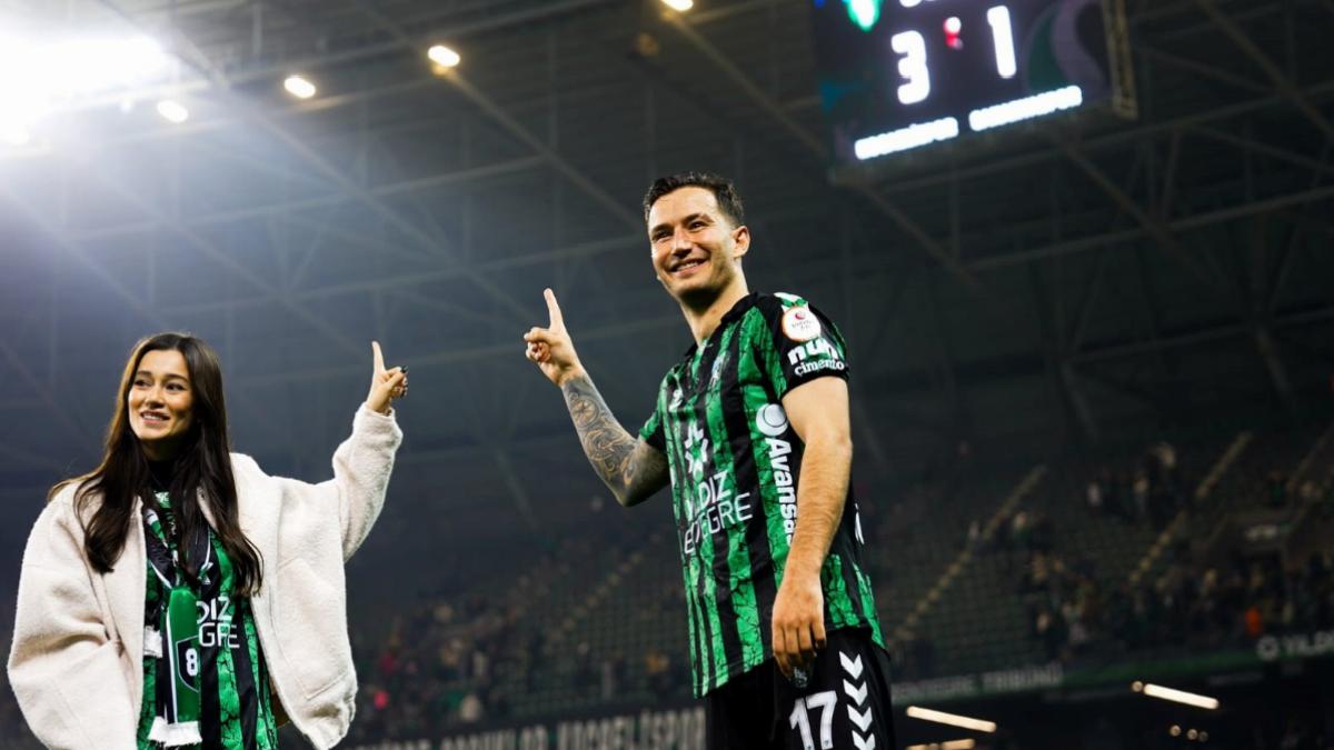 Kocaelispor’da Oğulcan Çağlayan, yenilgiler için taraftardan özür diledi
