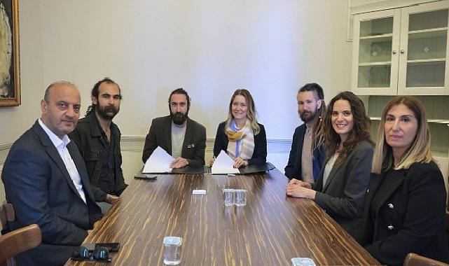 ​Konak’ta imzalar sanat için atıldı