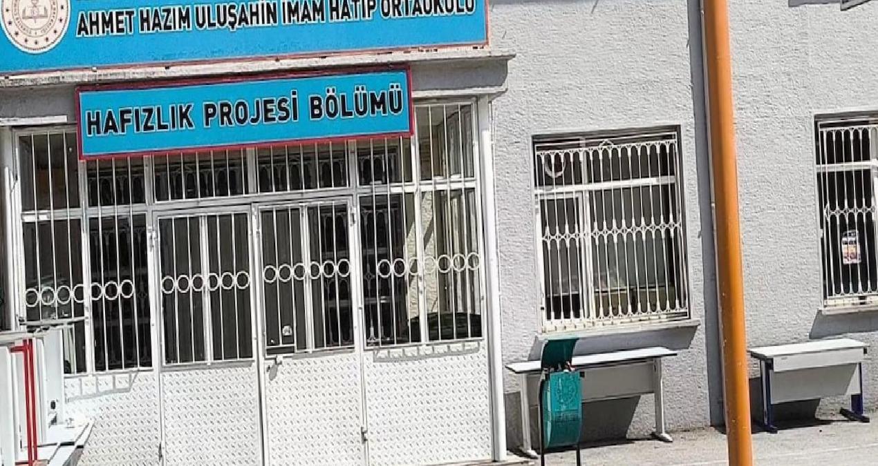 Konya’da skandal iddia! 10 yaşındaki çocuğun başı açık diye okula kaydına yapmadılar!