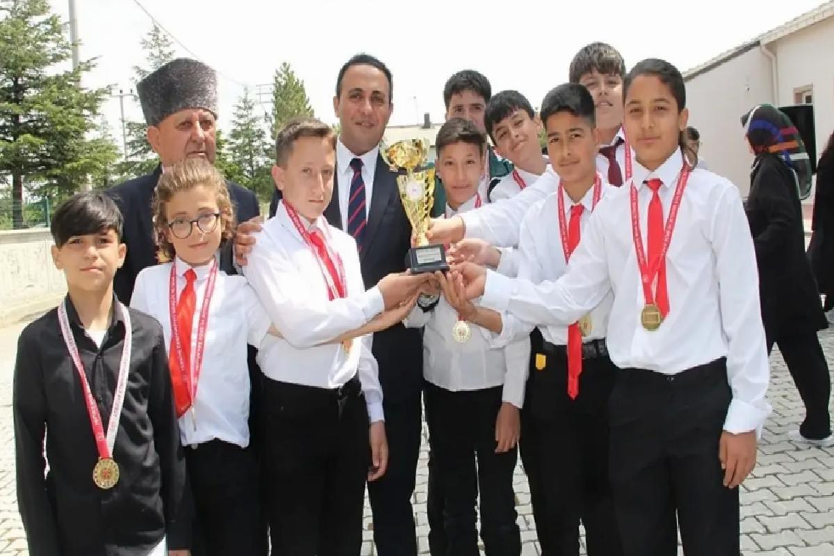 Konya’nın ilçelerinde19 Mayıs Atatürk’ü Anma Gençlik ve Spor Bayramı kutlandı