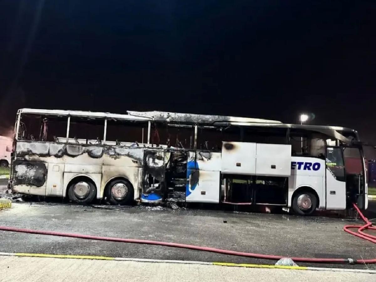 Körfez’de Otobüs Yangını