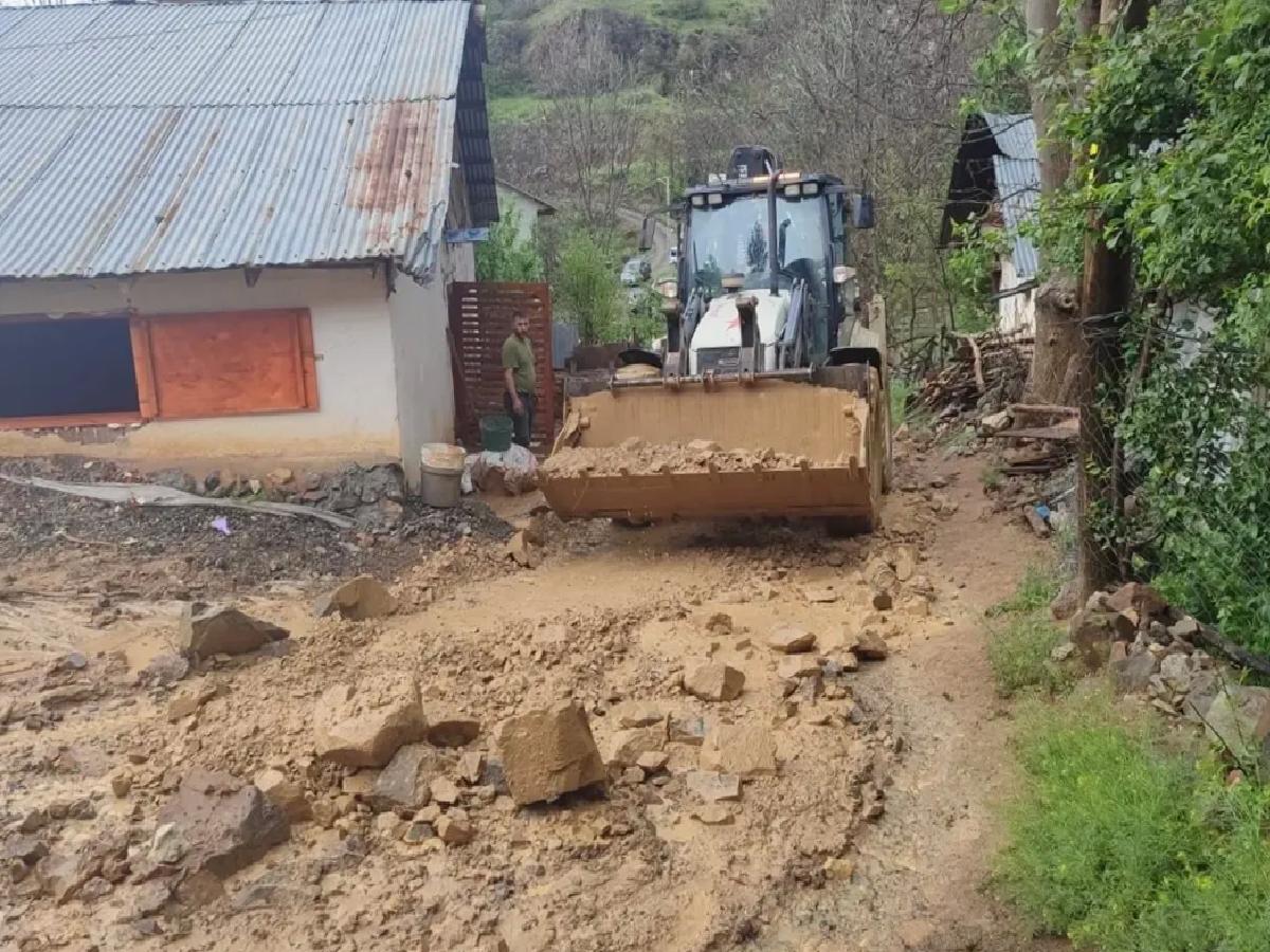 Koyulhisar’da Şiddetli Yağışlar Sele Neden Oldu