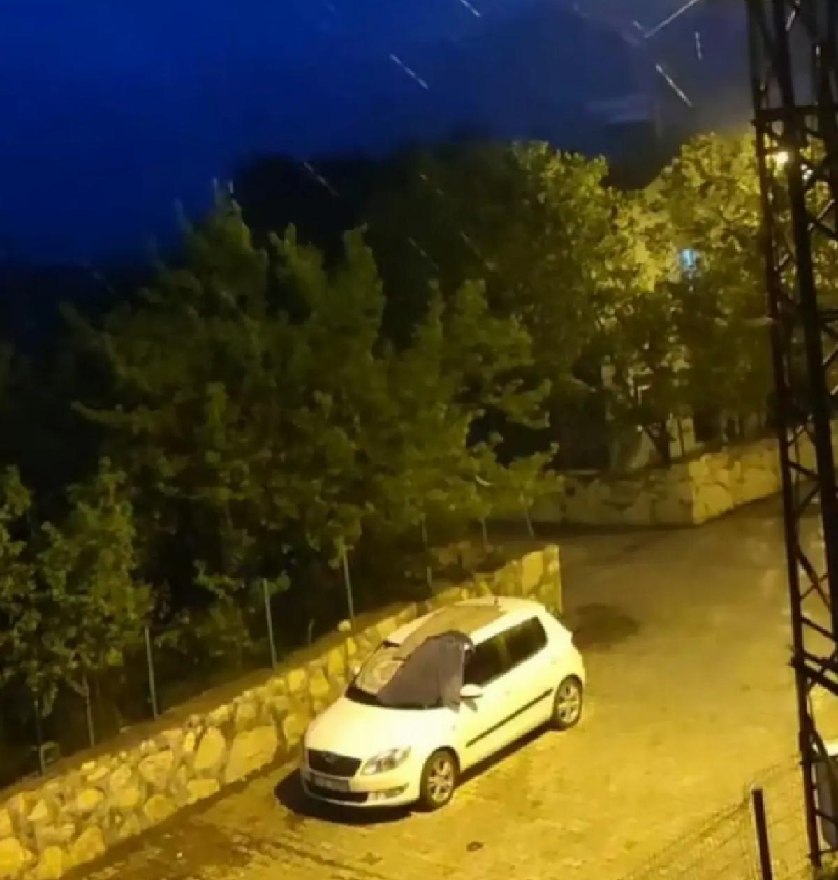 Kulp’ta Ceviz Büyüklüğünde Dolu Yağdı