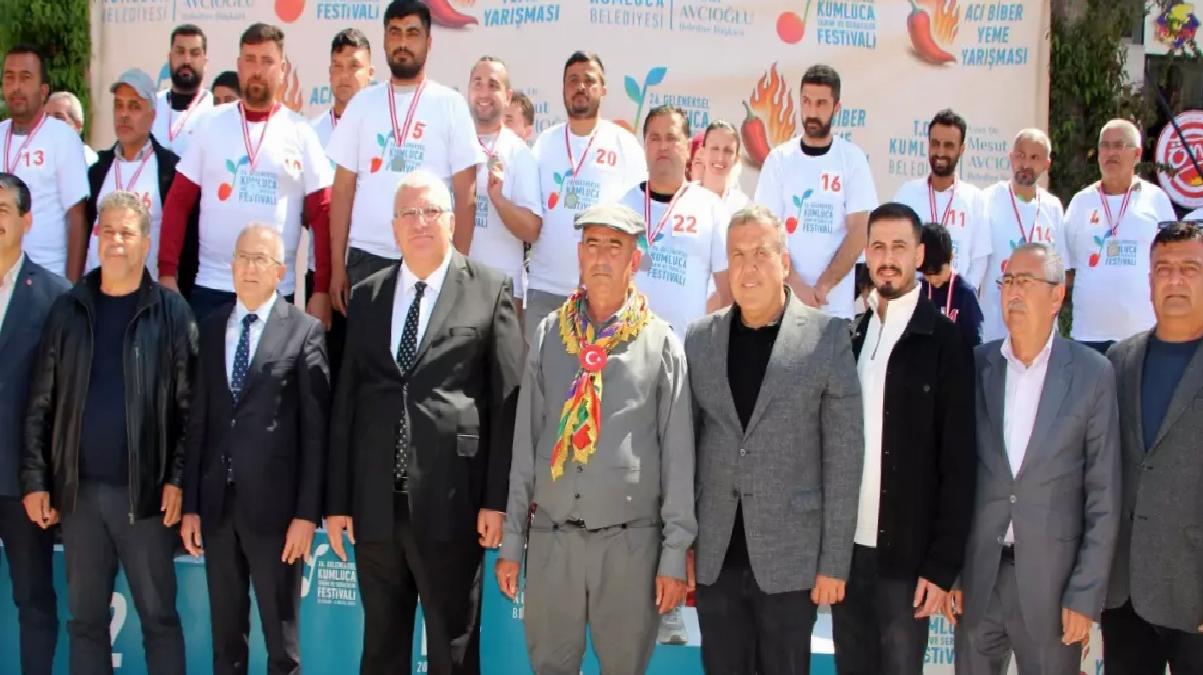 Kumluca’da Acı Biber Yeme Yarışması