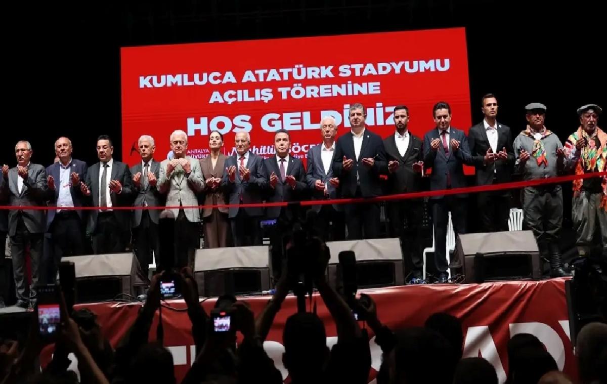 Kumluca’da Atatürk Stadyumu Açıldı