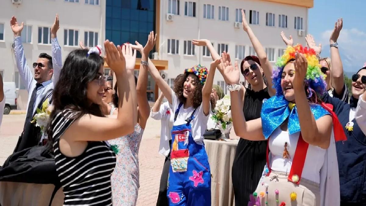 Kumluca’da Çocuk Şenliği Yapıldı