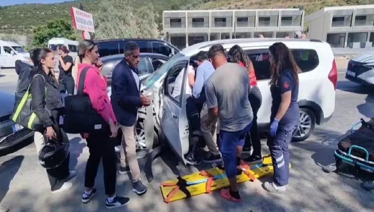 Kuşadası’nda Kontrolden Çıkan Araç 3 Araca Çarptı