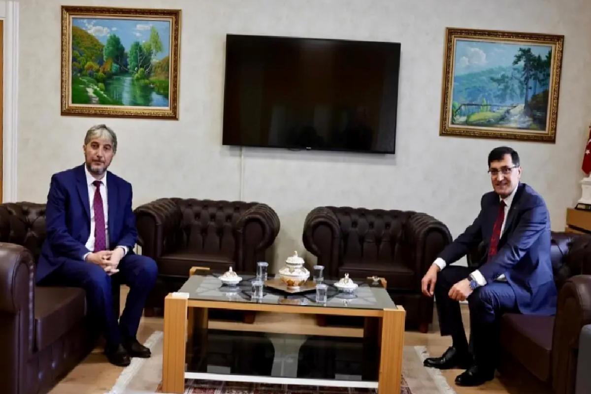 Kütahya Belediye Başkanı Kahveci, İl Milli Eğitim Müdürü Yılmaz’ı Ziyaret Etti