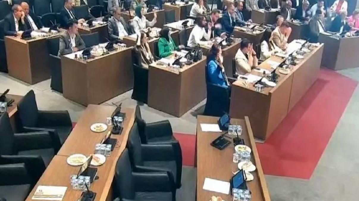 Kütahya Belediyesi Meclis Toplantısı Gergin Başladı