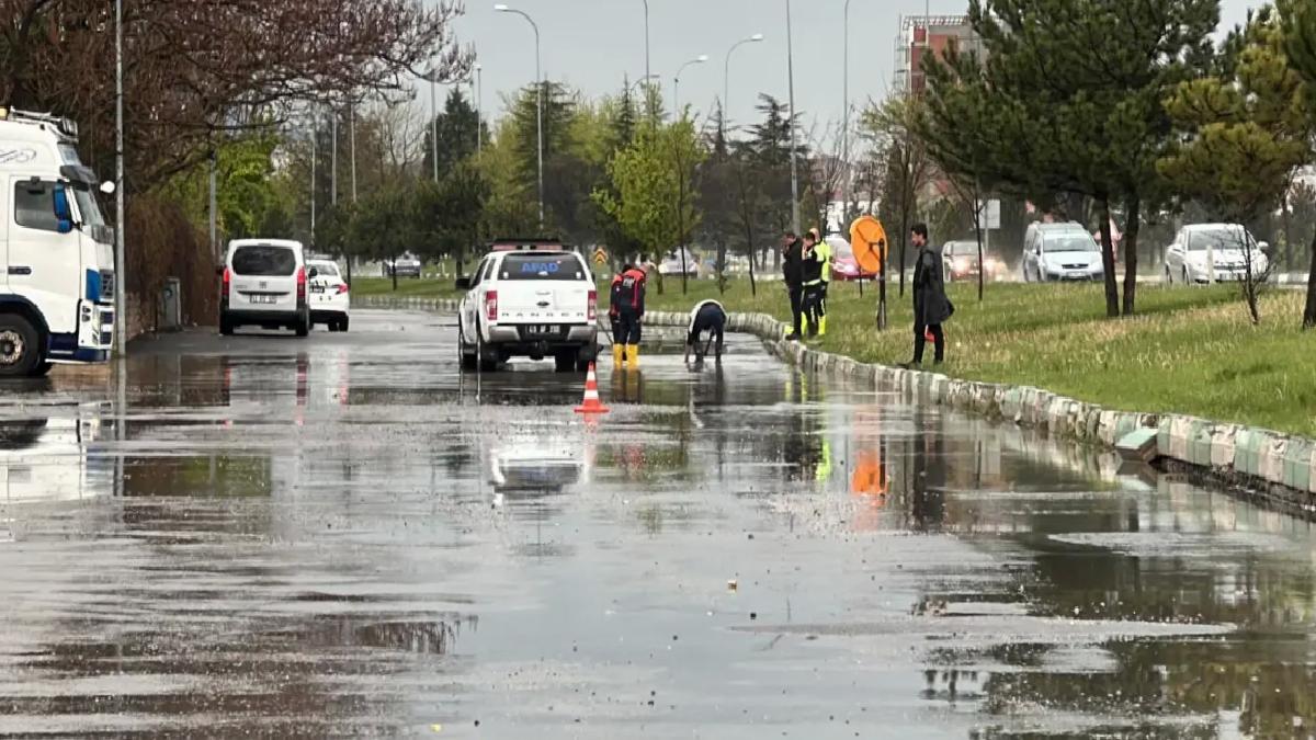 Kütahya’da Sağanak Yağış Hayatı Olumsuz Etkiledi