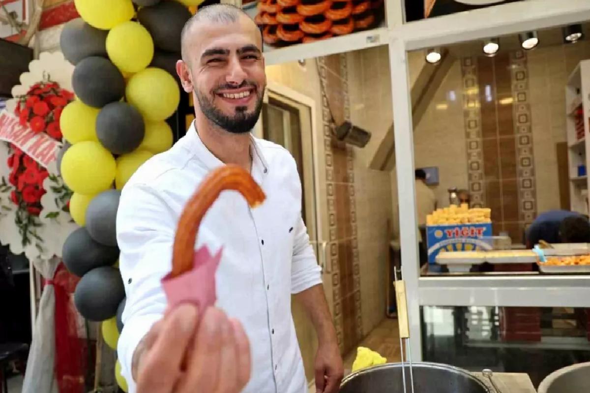 Lokman Ağırman’ın Tatlı Dükkanı Açıldı