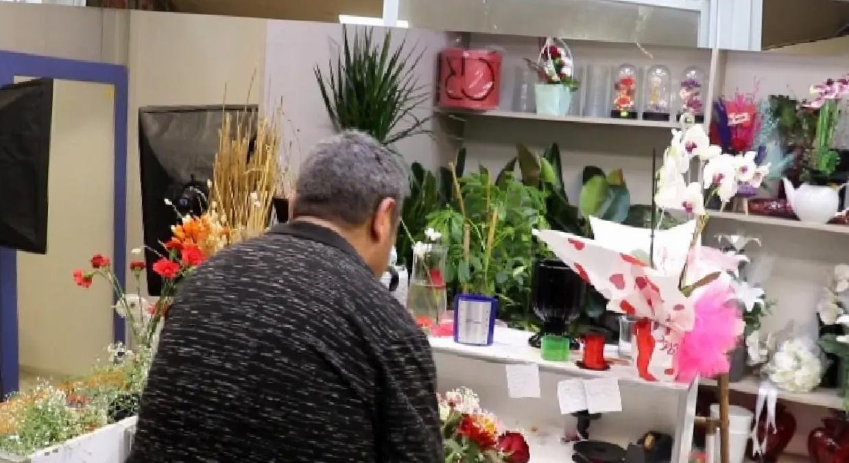 Malatya’da Anneler Günü Yoğunluğu: Çiçekçiler Karşılıyor
