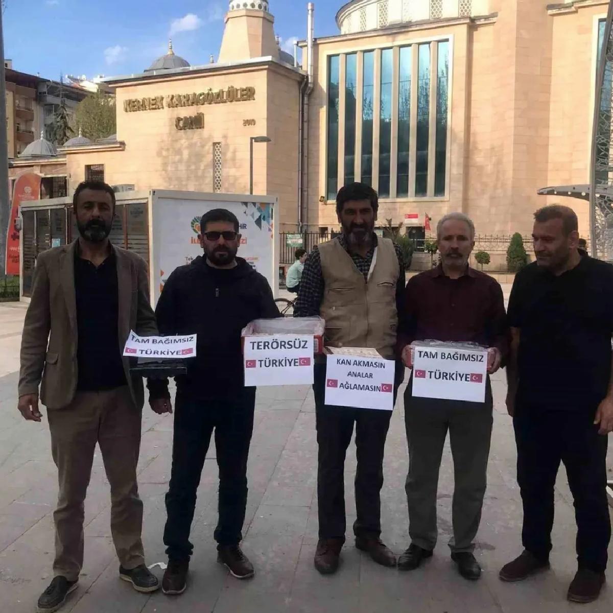 Malatya’da PKK’nın fesih kararına destek