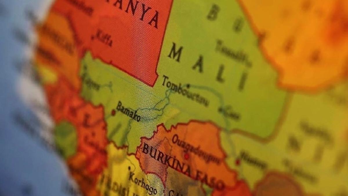 Mali’de siyasi partilerin faaliyetleri durduruldu