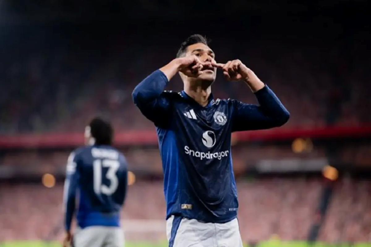 Manchester United ve Tottenham, finale göz kırptı