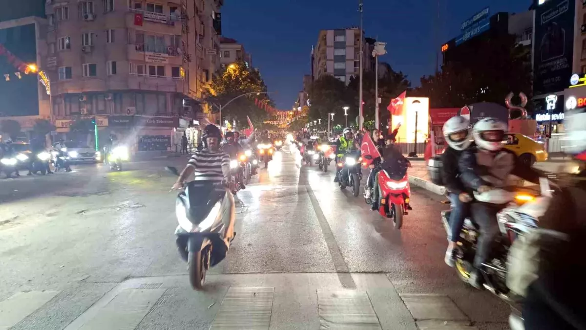 Manisa’da Motosiklet Korteji ile 19 Mayıs Coşkusu