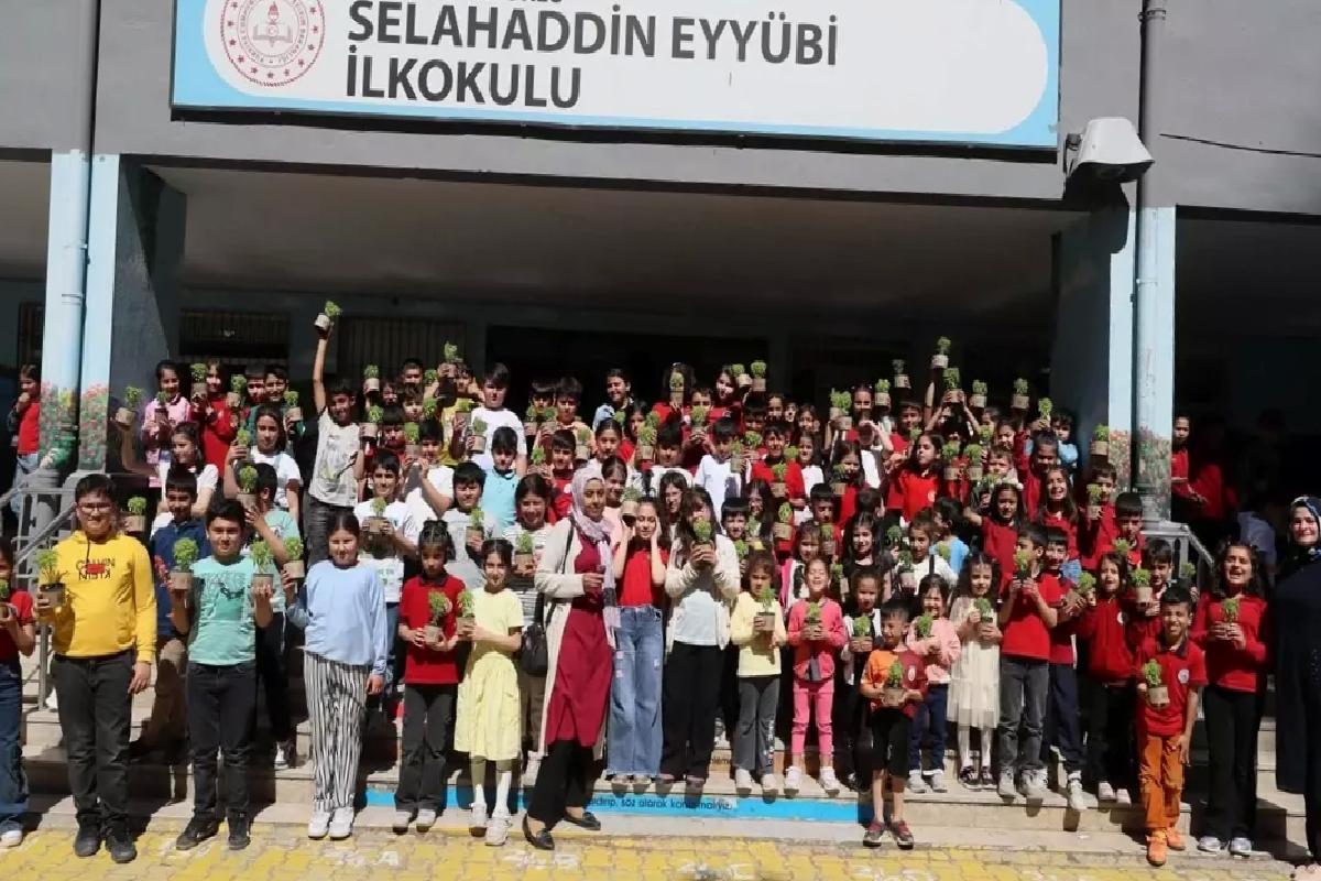 Mardin’de 60 Bin Fesleğen Dağıtımı