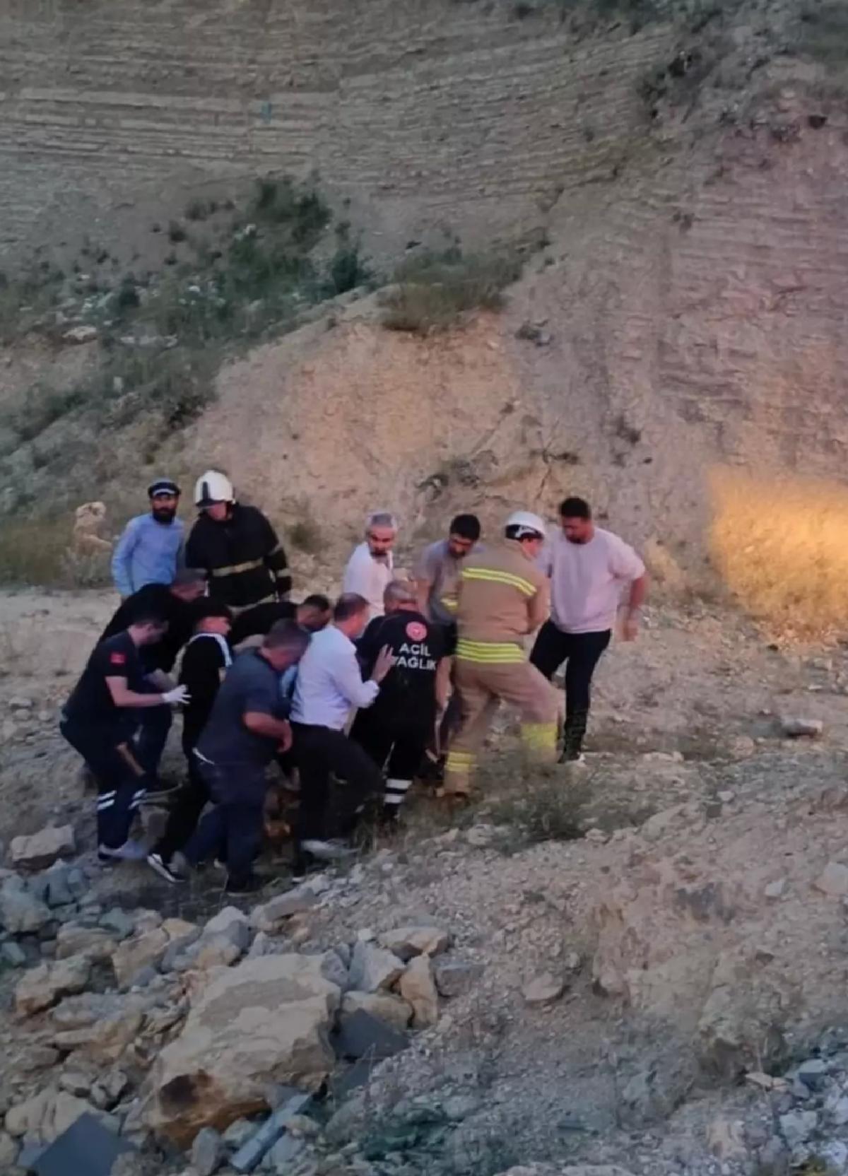 Mardin’de Otomobil Temel Çukuruna Düştü