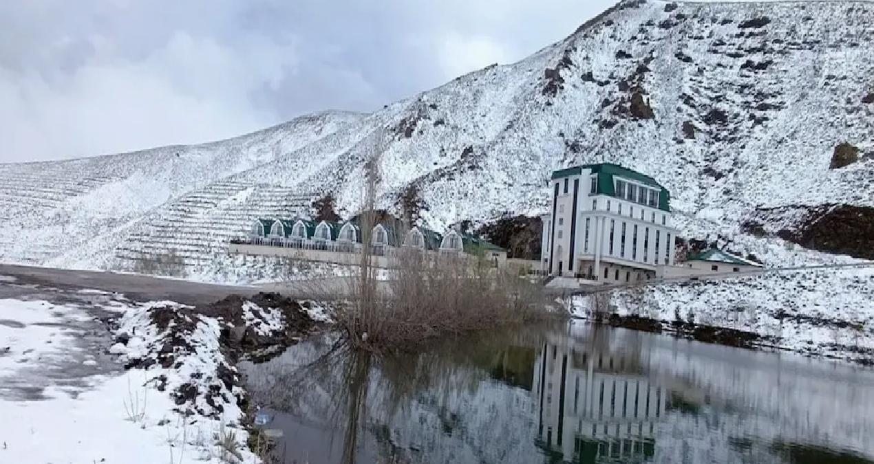 Mayısın ortasında lapa lapa kar yağdı