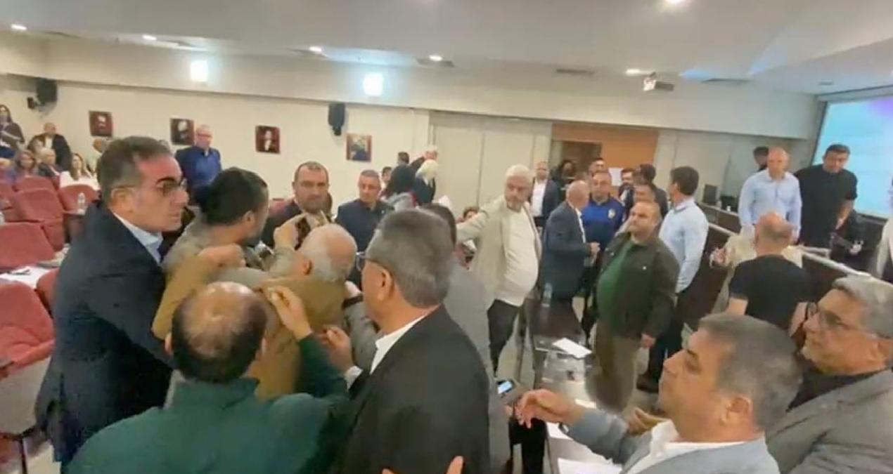 Meclis değil boks ringi! AKP’li üyeden CHP’li üyeye ‘Ağzını yüzünü dağıtırım’ tehdidi