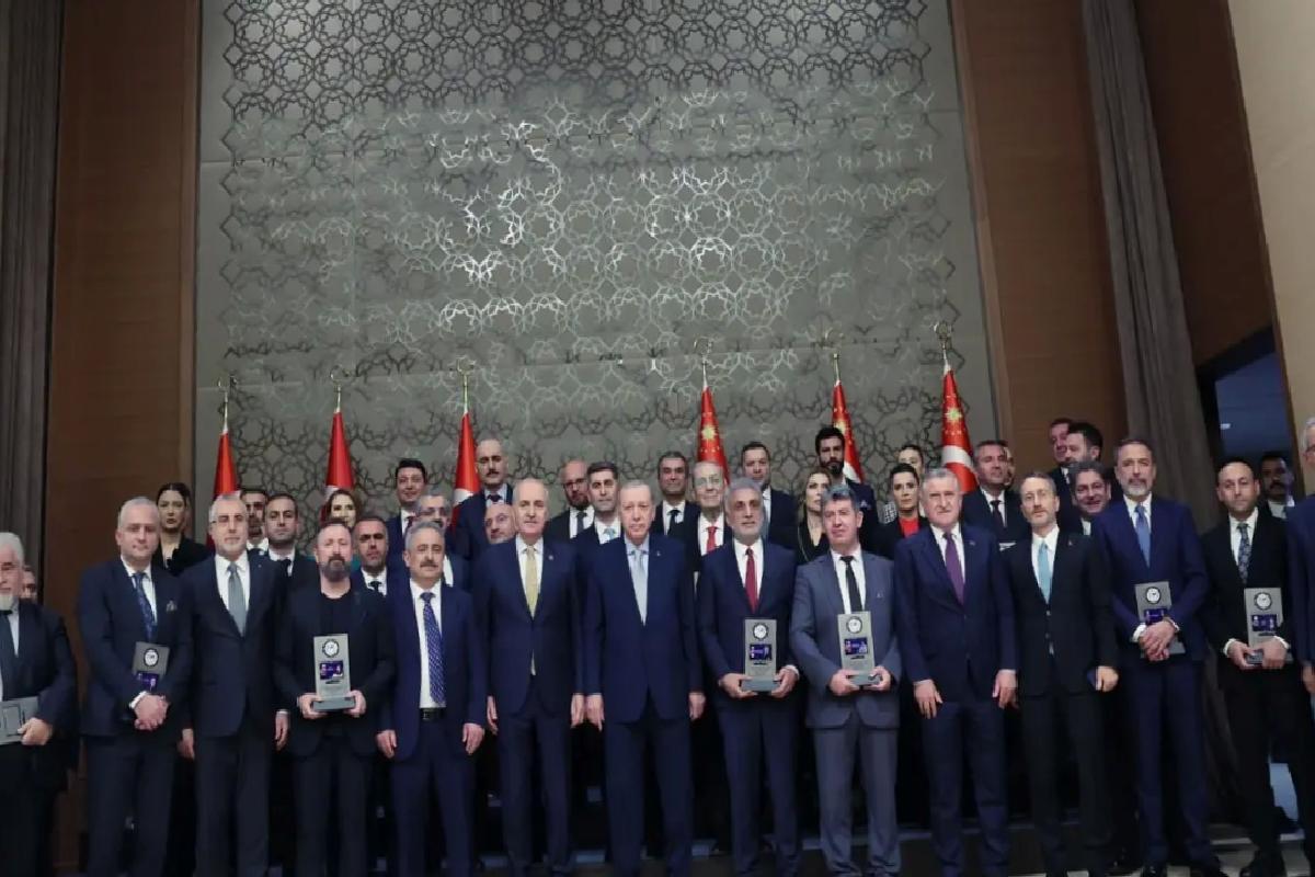 Medya ödülleri sahiplerini buldu! Cumhurbaşkanı Erdoğan’dan Türkiye Basın Federasyonuna teşekkür