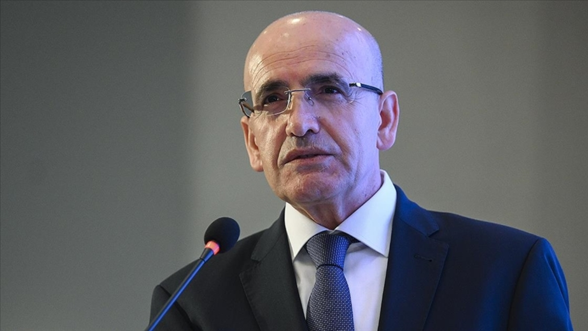 Mehmet Şimşek, kendisi hakkındaki spekülasyonlarla ilgili kamuoyunu bilgilendirdi