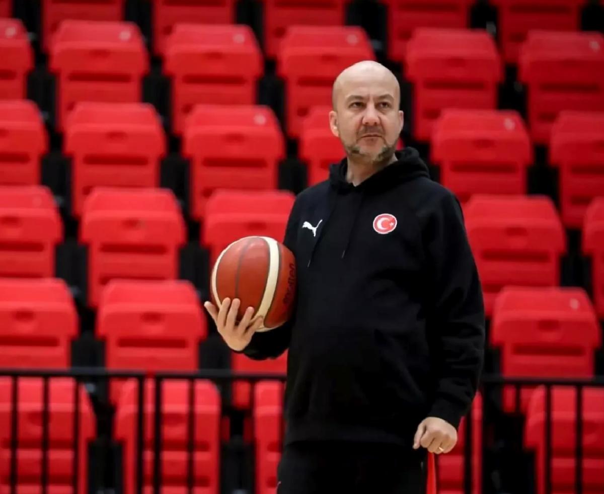 Melikgazi Kayseri Basketbol’un Baş Antrenörü Emre Özsarı, Kadın Basketbolunun Gelişimine Dikkat Çekti